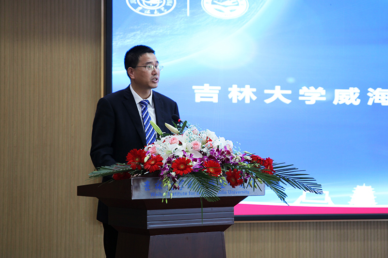 聯(lián)橋集團(tuán)黨委書記、董事長慕镕鍵當(dāng)選為吉林大學(xué)威海校友會(huì)首任會(huì)長(圖3)