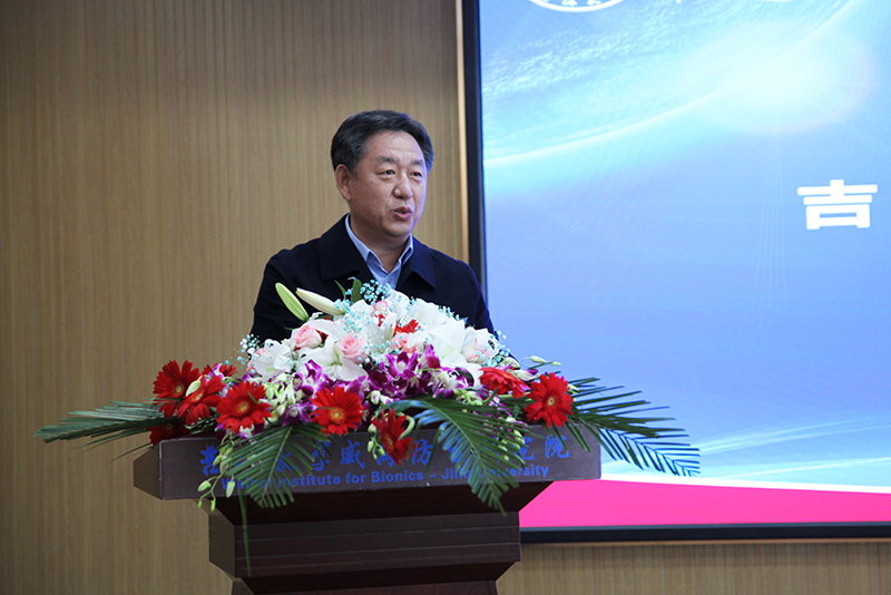 聯(lián)橋集團(tuán)黨委書記、董事長慕镕鍵當(dāng)選為吉林大學(xué)威海校友會(huì)首任會(huì)長(圖5)