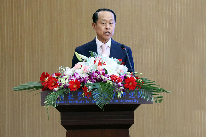 聯(lián)橋集團(tuán)黨委書記、董事長慕镕鍵當(dāng)選為吉林大學(xué)威海校友會(huì)首任會(huì)長(圖8)